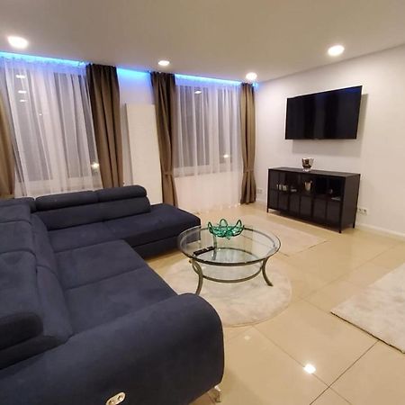 3 Zimmer Wohnung - Keine Party Wohnung ! 6 Personen ดุสเซลดอร์ฟ ภายนอก รูปภาพ