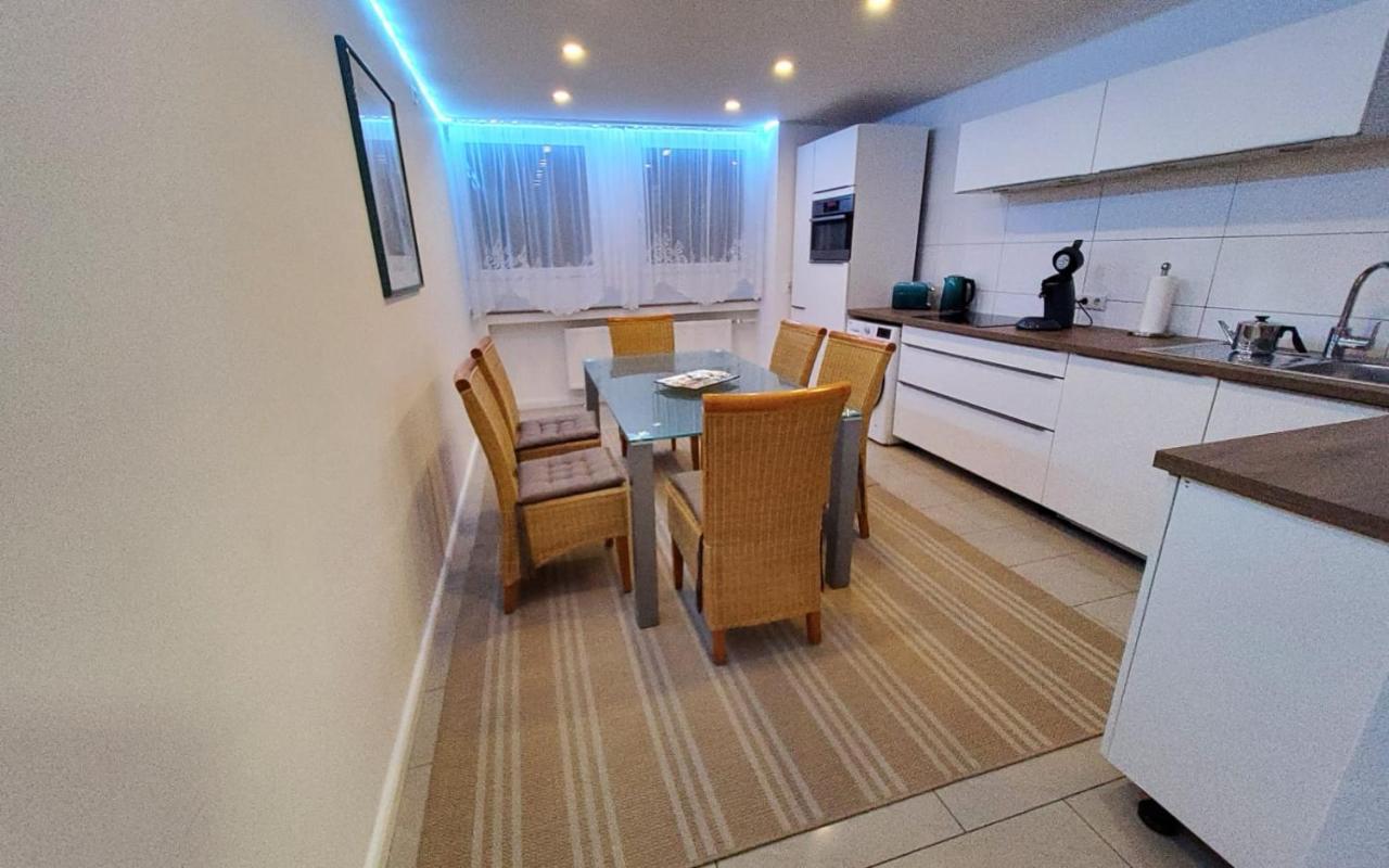 3 Zimmer Wohnung - Keine Party Wohnung ! 6 Personen ดุสเซลดอร์ฟ ภายนอก รูปภาพ