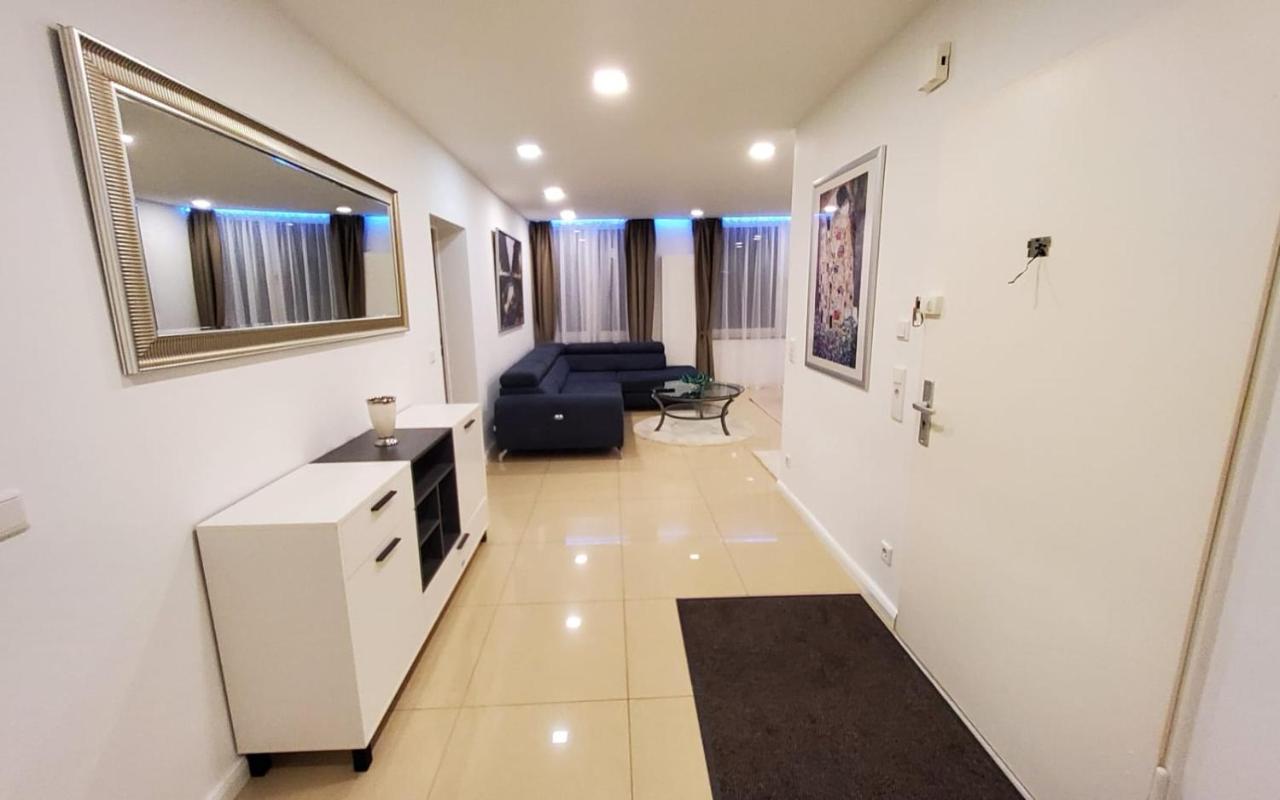 3 Zimmer Wohnung - Keine Party Wohnung ! 6 Personen ดุสเซลดอร์ฟ ภายนอก รูปภาพ