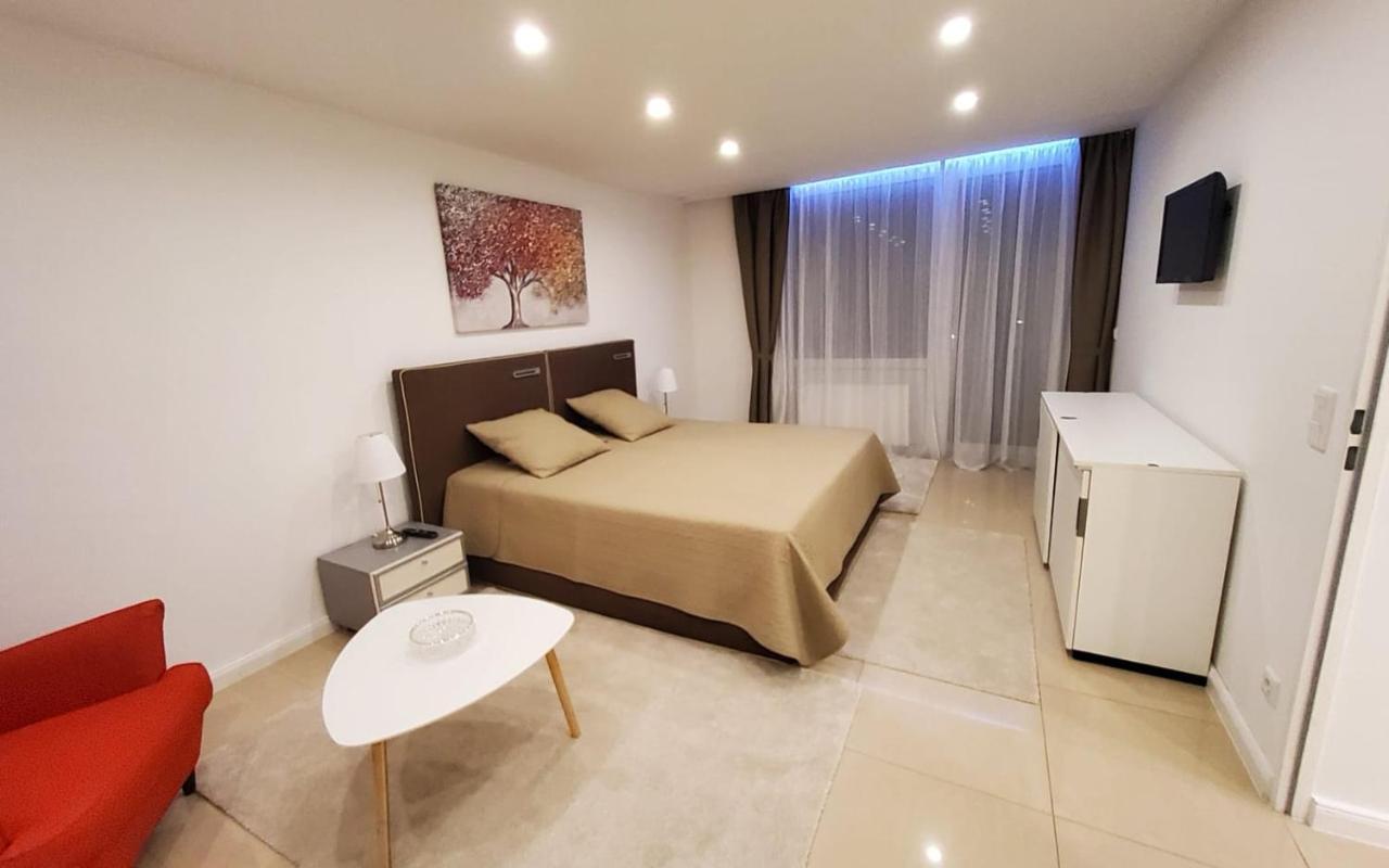 3 Zimmer Wohnung - Keine Party Wohnung ! 6 Personen ดุสเซลดอร์ฟ ภายนอก รูปภาพ