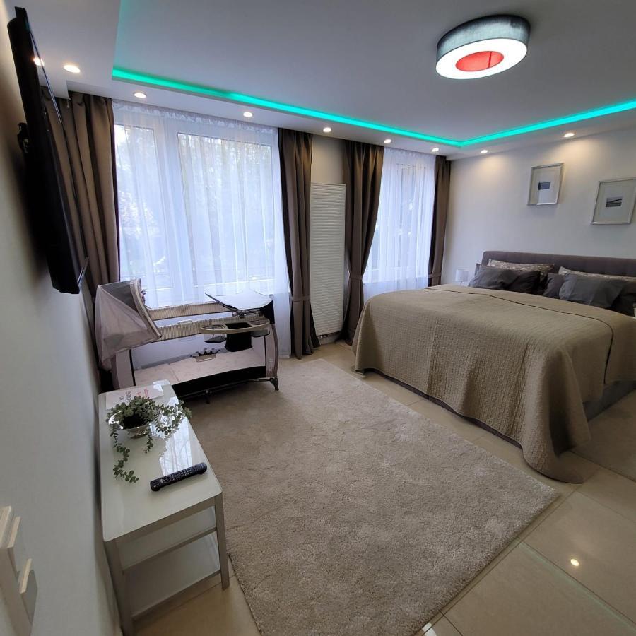 3 Zimmer Wohnung - Keine Party Wohnung ! 6 Personen ดุสเซลดอร์ฟ ภายนอก รูปภาพ