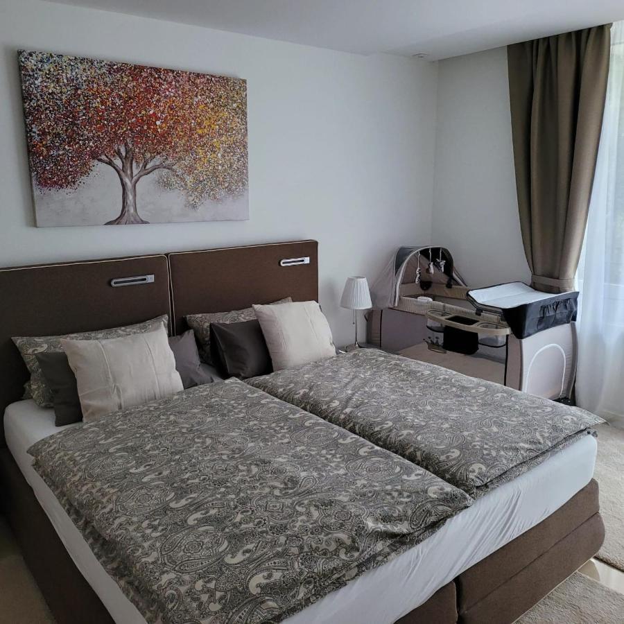 3 Zimmer Wohnung - Keine Party Wohnung ! 6 Personen ดุสเซลดอร์ฟ ภายนอก รูปภาพ
